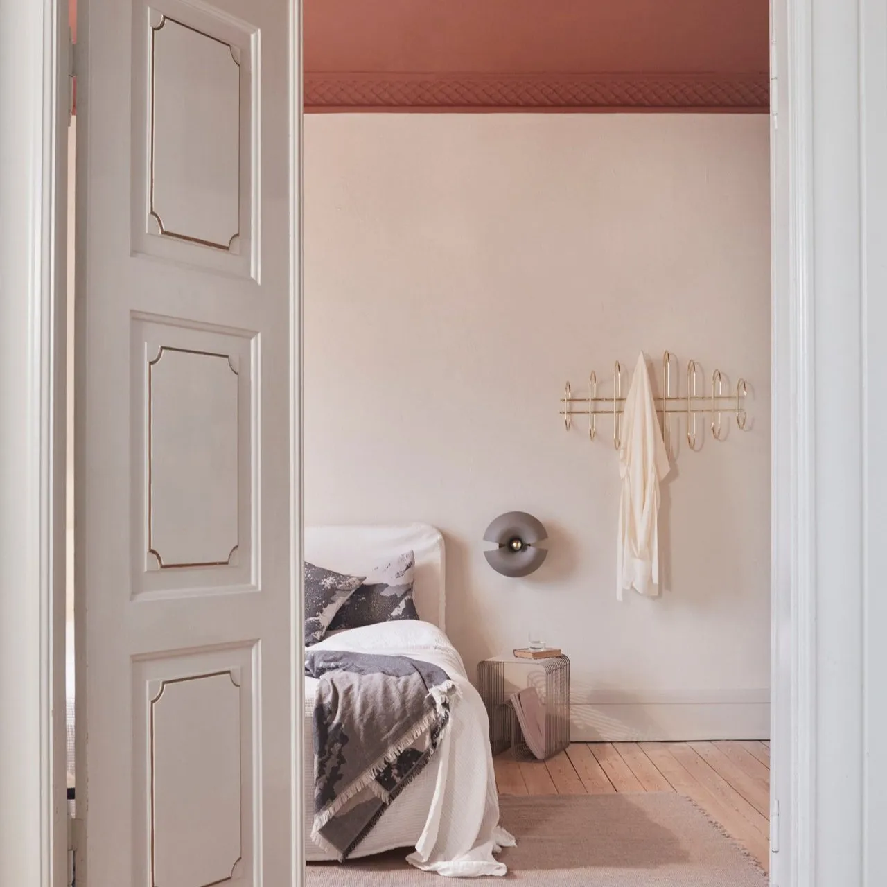 AYTM Moveo Coat Rack