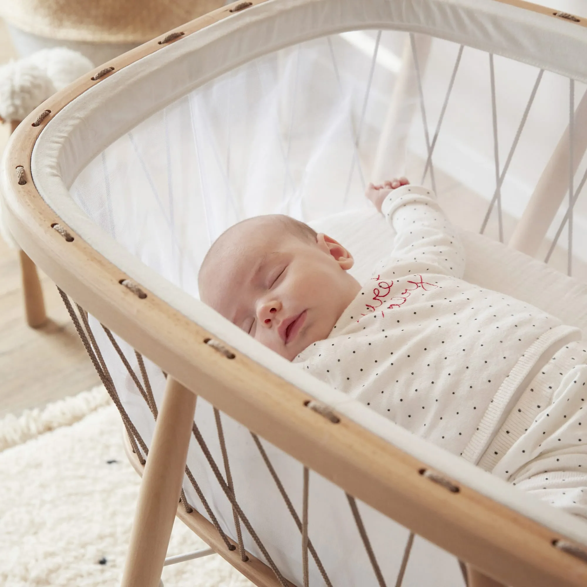 Charlie Crane Kumi Cradle - Mesh / Hazelnut with Foam Mattress