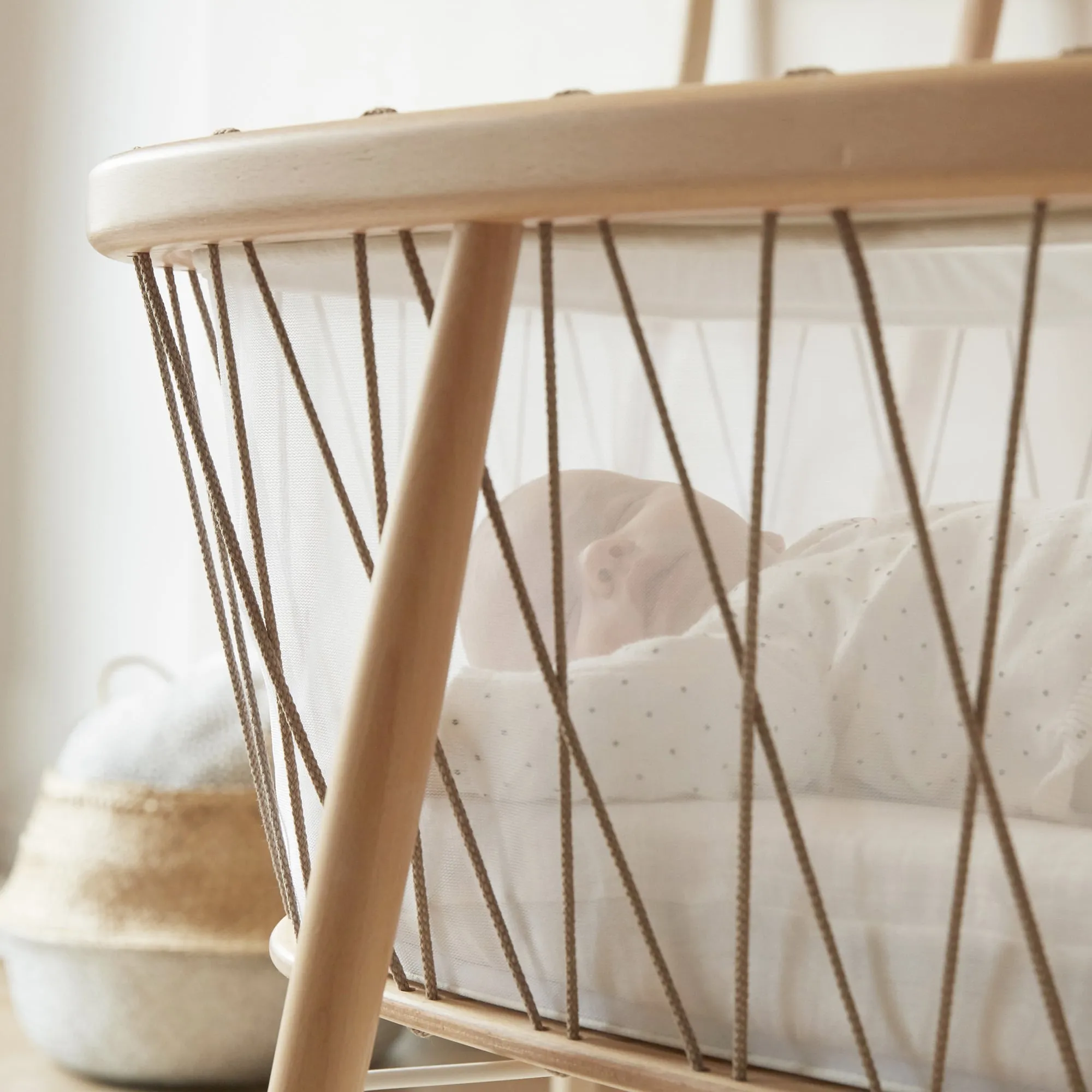 Charlie Crane Kumi Cradle - Mesh / Hazelnut with Foam Mattress