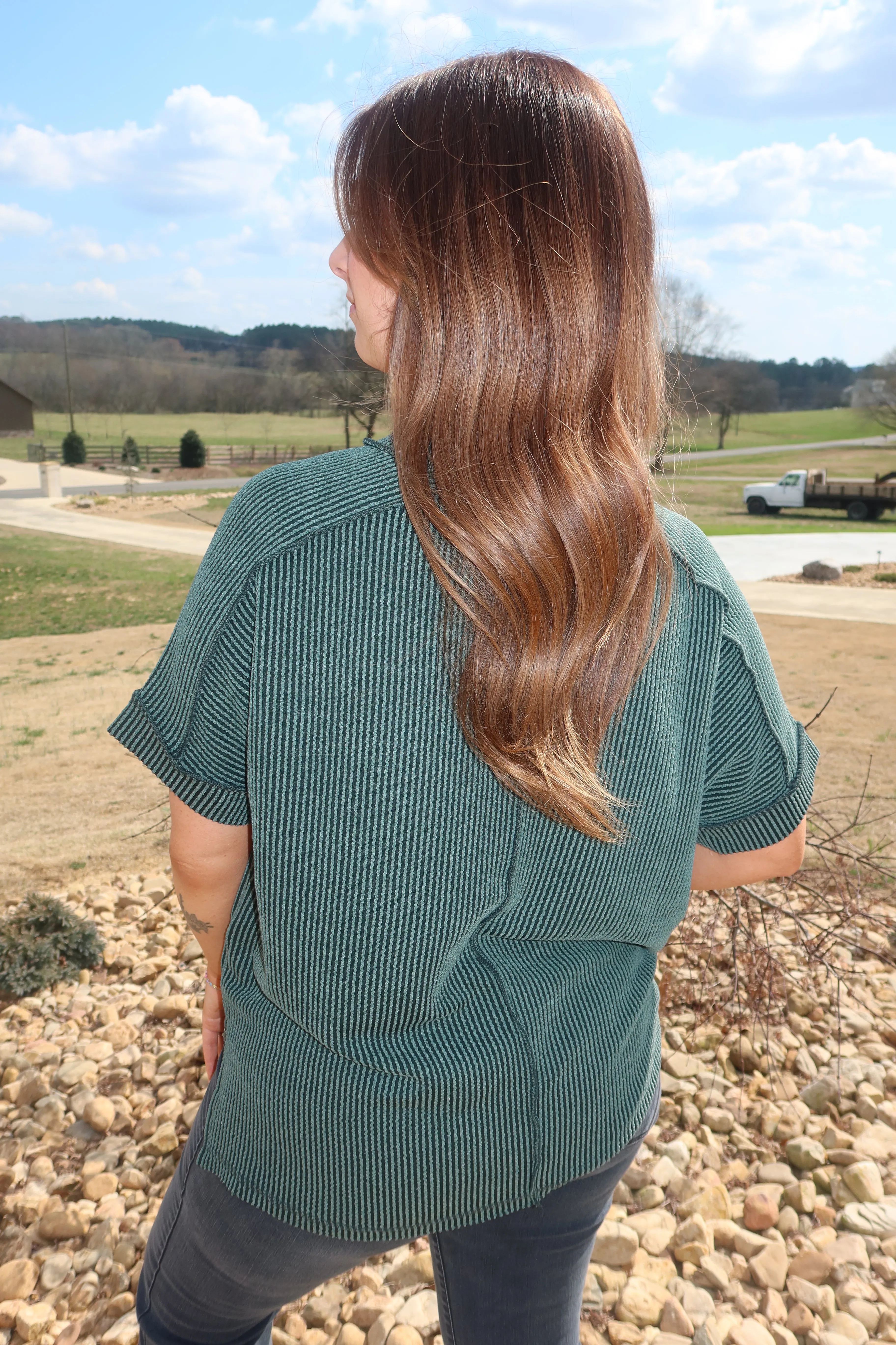 CORDED RIB SHORT CUFF SLEEVE RAW EDGE TOP