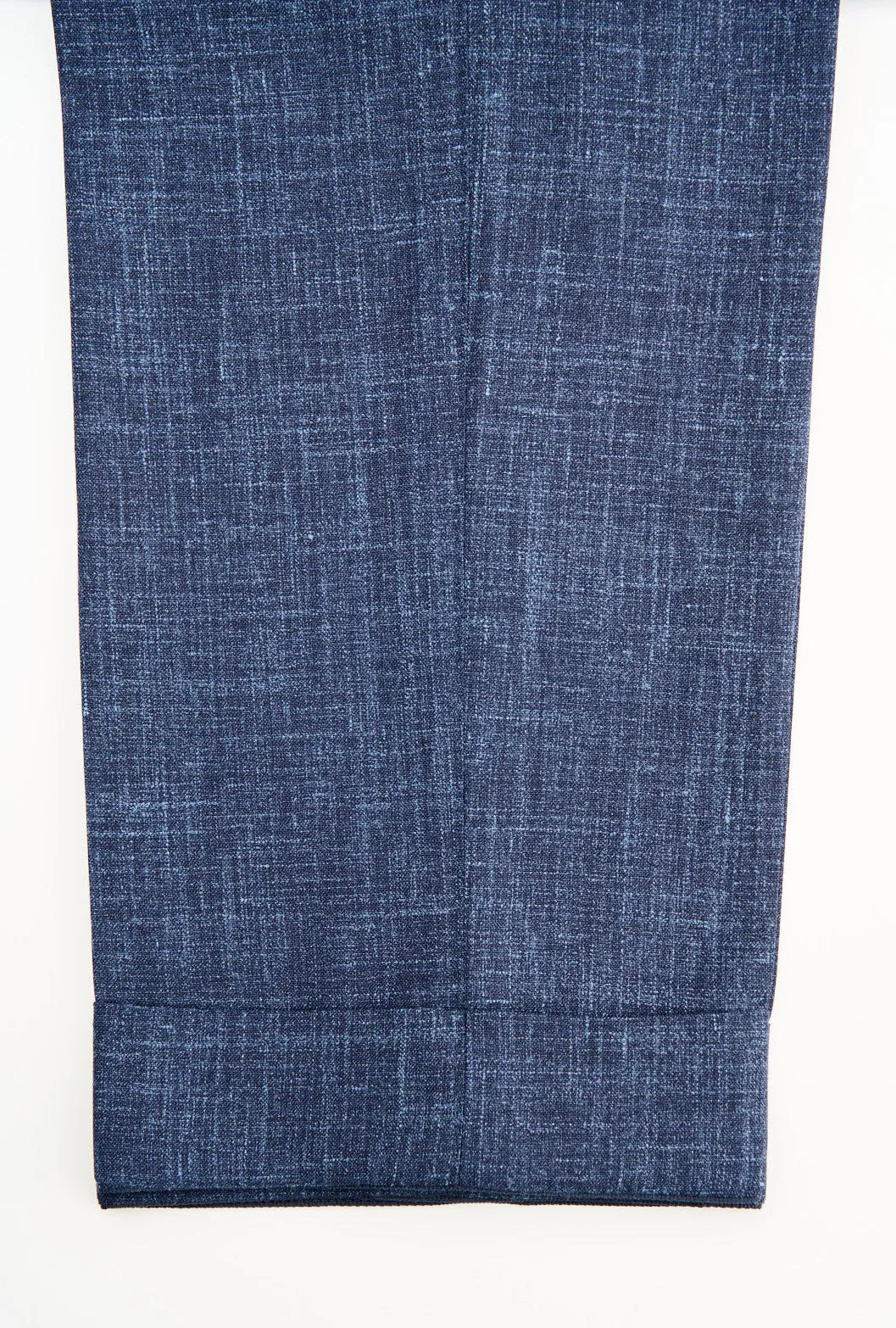 New SUITREVIEW Elmhurst Storm Blue Wool, Silk and Linen Loro Piana DB Suit - Size 34R (Final Sale)