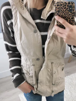 Season Essential Vest- Light Khaki