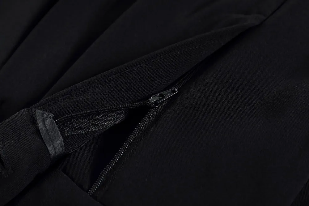 Soft and Wrinkle-Resistant Pleated Pants with a Belted-Waisted Design