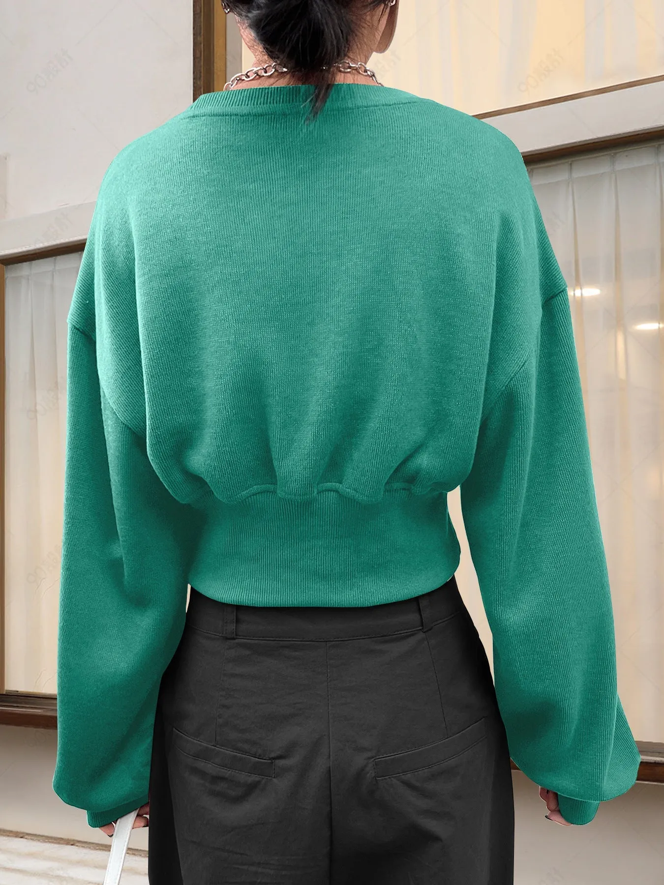 Stylish Autumn Loose Slim Waist Round Neck Long Sleeve Top for Effortless Comfort