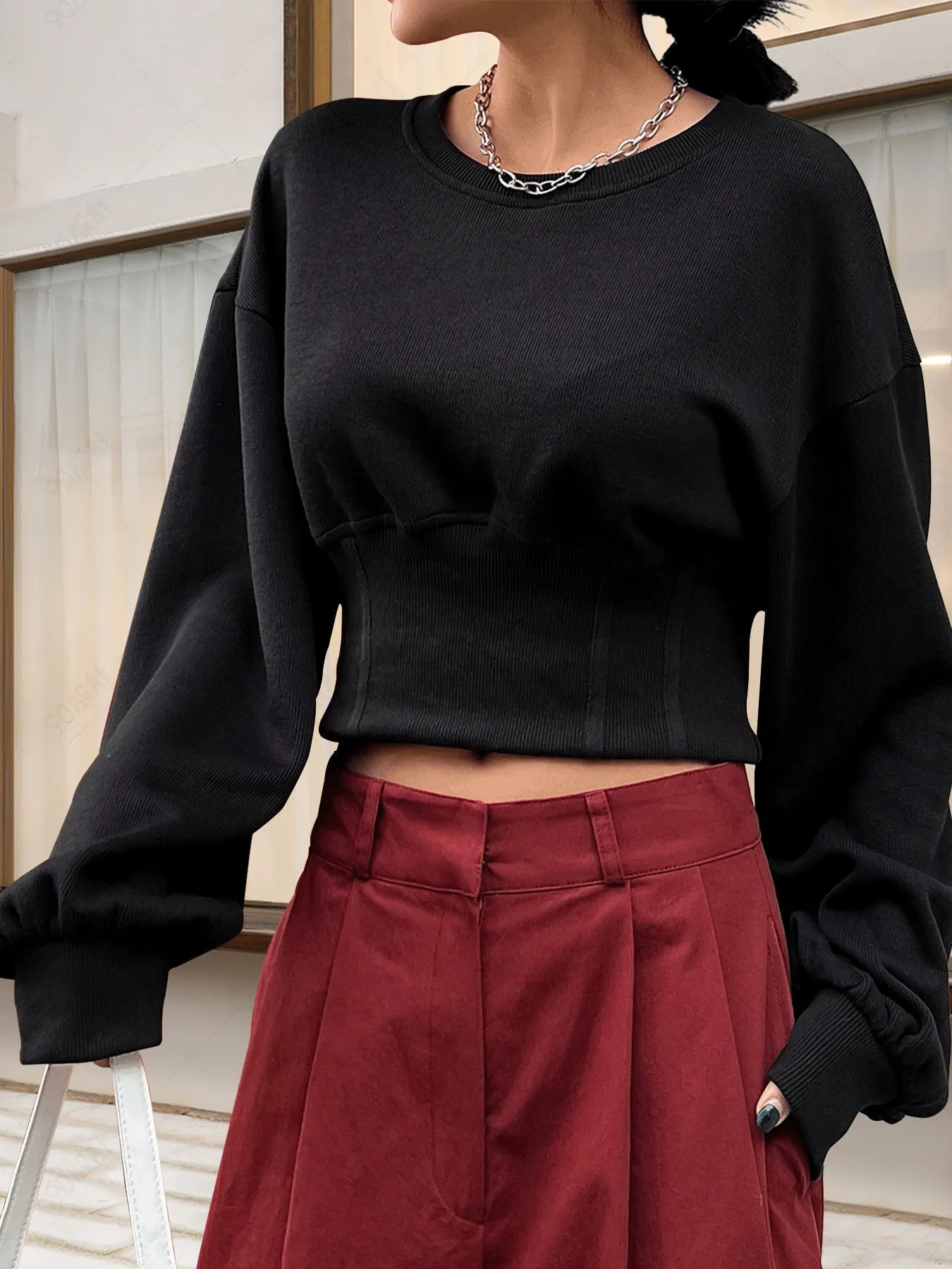 Stylish Autumn Loose Slim Waist Round Neck Long Sleeve Top for Effortless Comfort