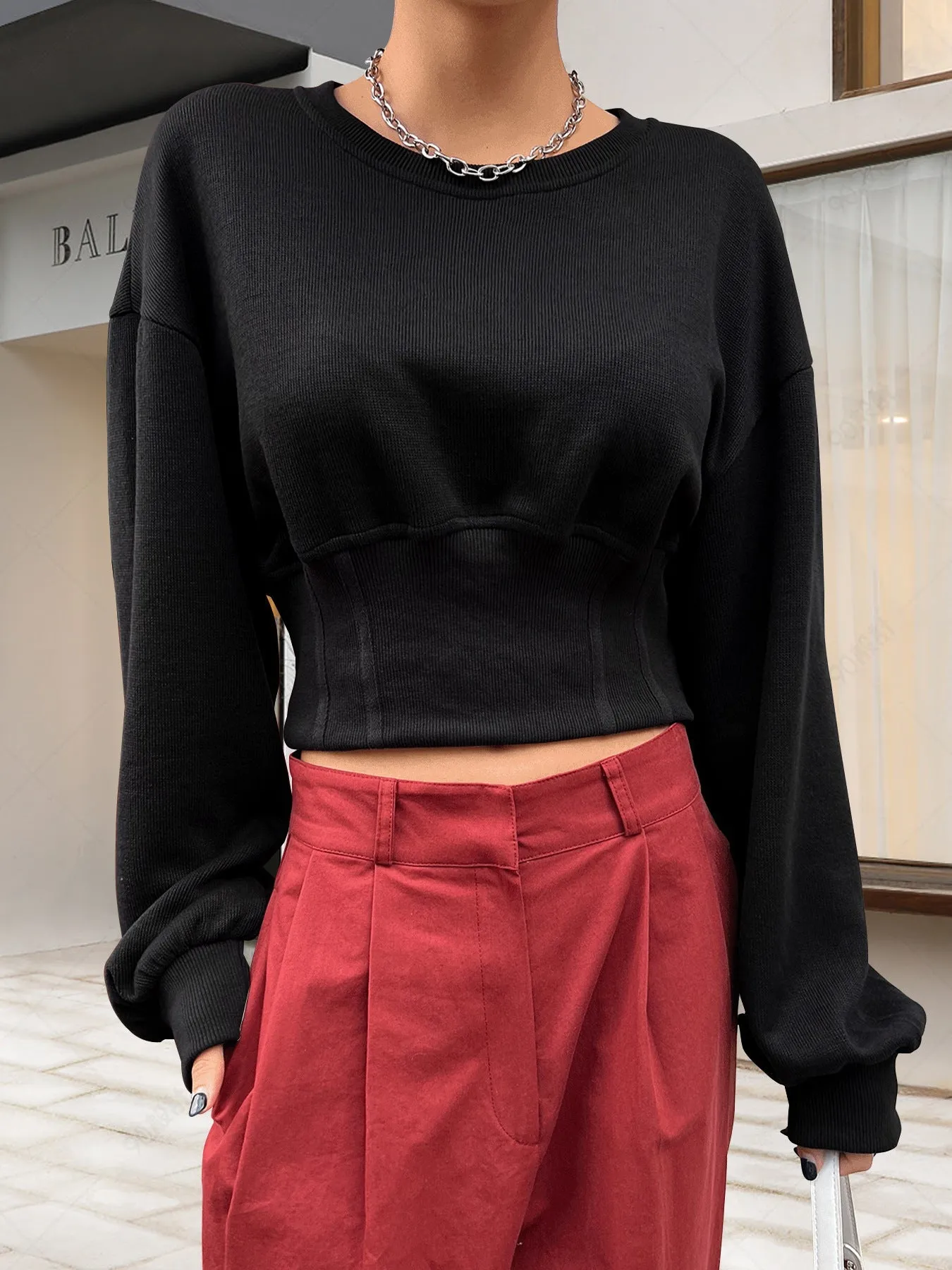 Stylish Autumn Loose Slim Waist Round Neck Long Sleeve Top for Effortless Comfort