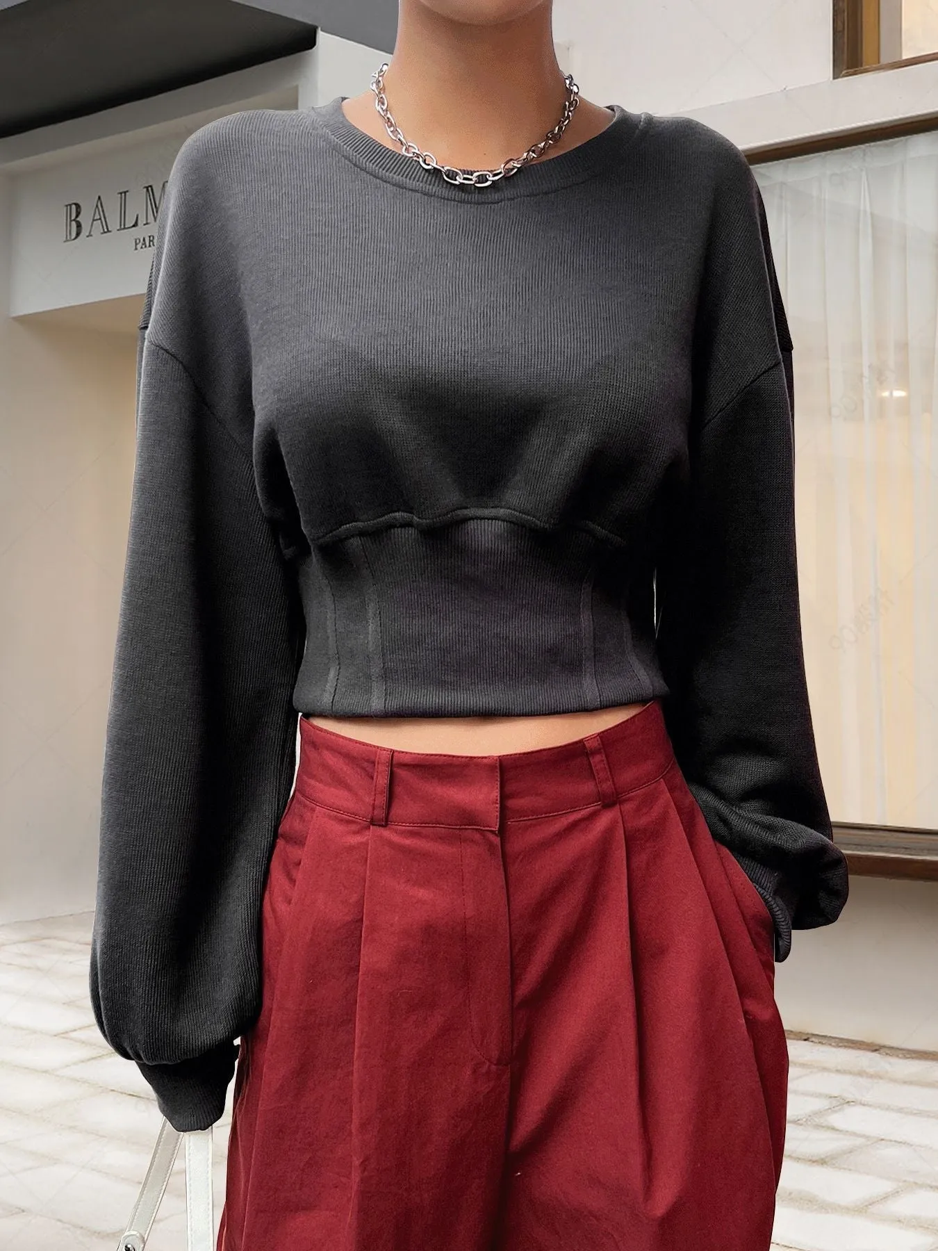 Stylish Autumn Loose Slim Waist Round Neck Long Sleeve Top for Effortless Comfort