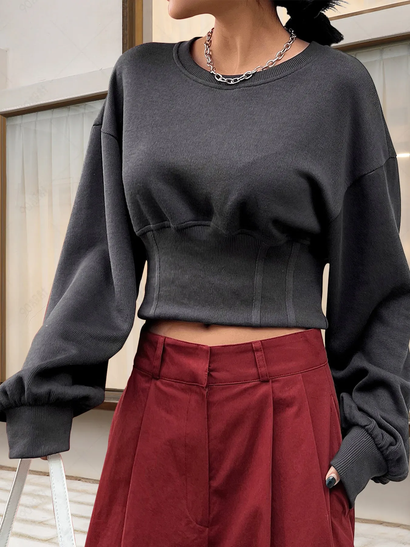 Stylish Autumn Loose Slim Waist Round Neck Long Sleeve Top for Effortless Comfort