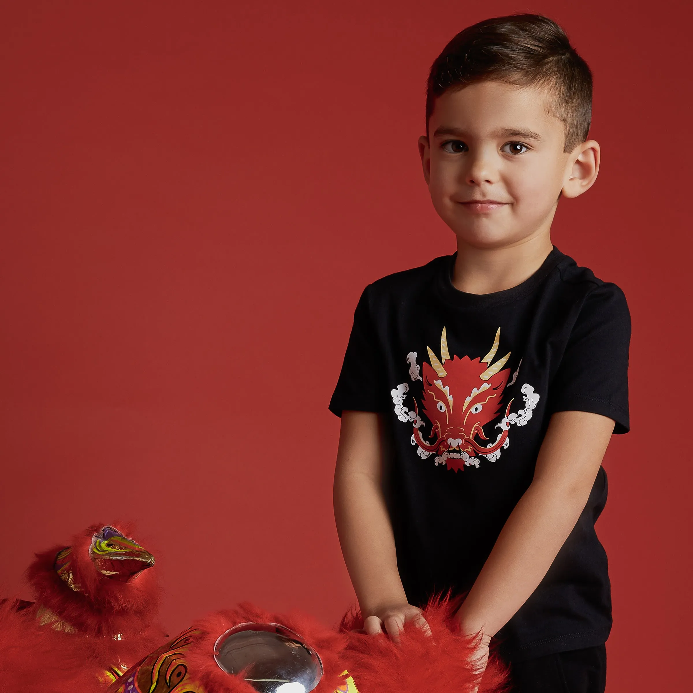 T-shirt noir à imprimé de tête de dragon
